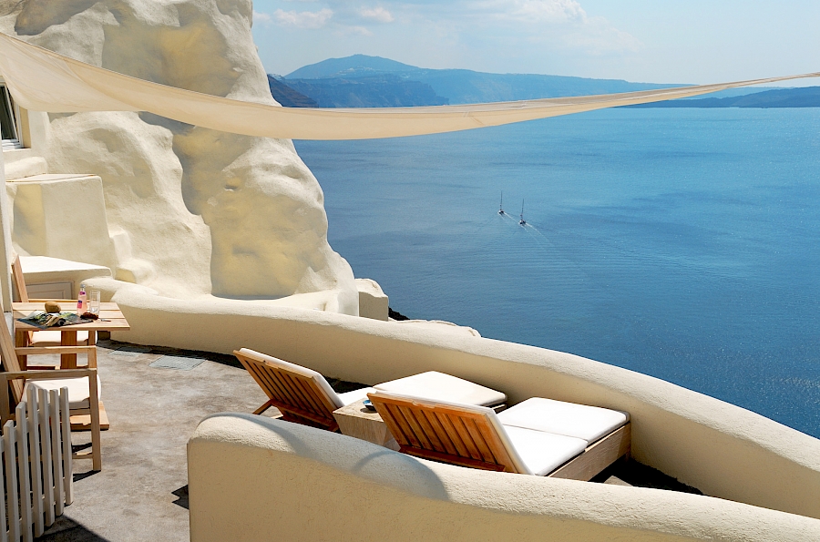 LUXE REIZEN  - TRAVEL IN LUXURY - LUXURY IS TRAVELLING_SECRECT HIDEAWAYS ** SANTORINI - GRIEKENLAND