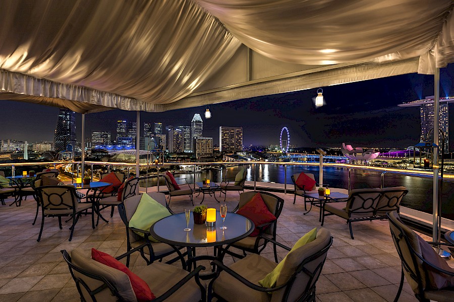 LUXUSREISEN - TRAVEL IN LUXURY  INDONESIEN_LUXUS RUNDREISEN**SINGAPUR - BALI