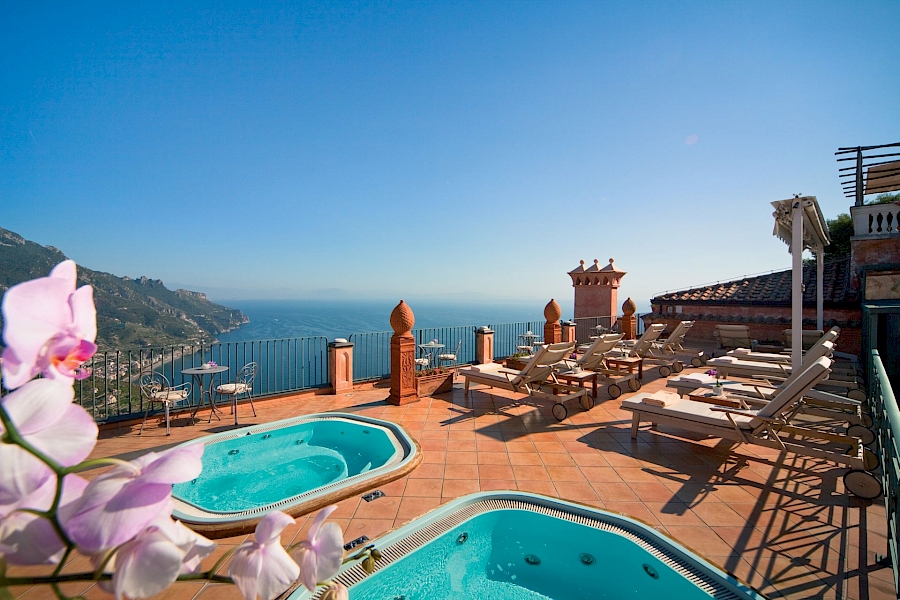 LUXE REIZEN  - TRAVEL IN LUXURY - LUXURY IS TRAVELLING  ITALIE_LUXE REIZEN AMALFIKUST**PALAZZO AVINO RAVELLO