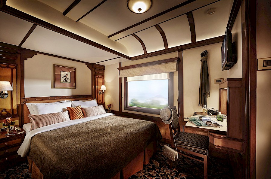 LUXE REIZEN  - TRAVEL IN LUXURY - LUXURY IS TRAVELLING_LUXURY ON WHEELS**DECCAN ODYSSEY, INDIA