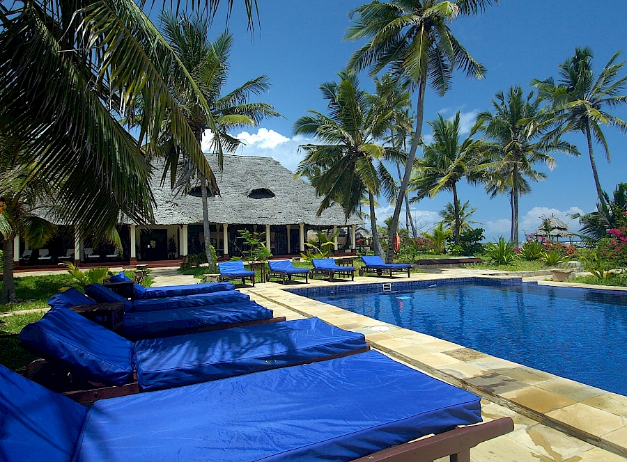 LUXE REIZEN  - TRAVEL IN LUXURY - LUXURY IS TRAVELLING  ZANZIBAR_LUXE REIZEN ZANZIBAR**THE PALMS ZANZIBAR, Swimmingpool