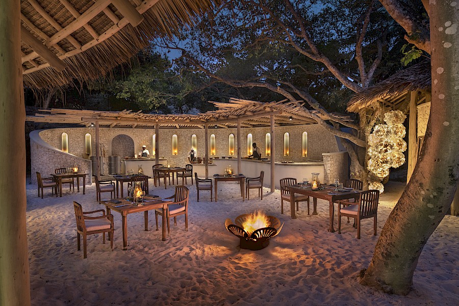 LUXE REIZEN  - TRAVEL IN LUXURY - LUXURY IS TRAVELLING  ZANZIBAR_LUXE REIZEN ZANZIBAR - TANZANIA**&BEYOND MNEMBA ISLAND LODGE