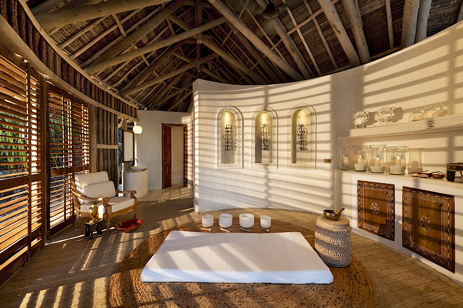 LUXE REIZEN  - TRAVEL IN LUXURY - LUXURY IS TRAVELLING  ZANZIBAR_LUXE REIZEN ZANZIBAR - TANZANIA**&BEYOND MNEMBA ISLAND LODGE