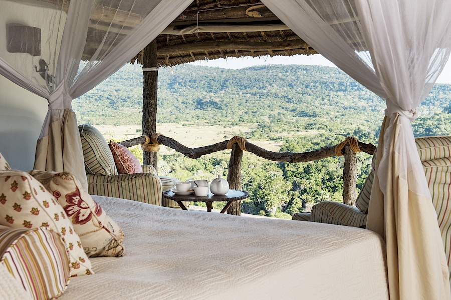 LUXE REIZEN  - TRAVEL IN LUXURY - LUXURY IS TRAVELLING  TANZANIA_BEHO BEHO SELOUS GAME RESERVE TANZANIA**BAILEY'S BANDA, Bedroom