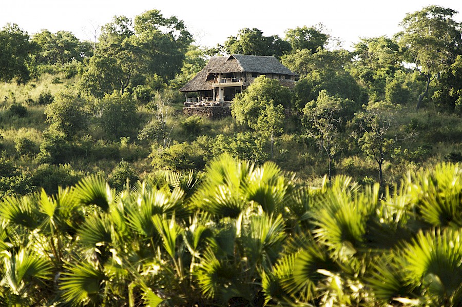 LUXE REIZEN  - TRAVEL IN LUXURY - LUXURY IS TRAVELLING  TANZANIA_BEHO BEHO SELOUS GAME RESERVE TANZANIA**BAILEY'S BANDA