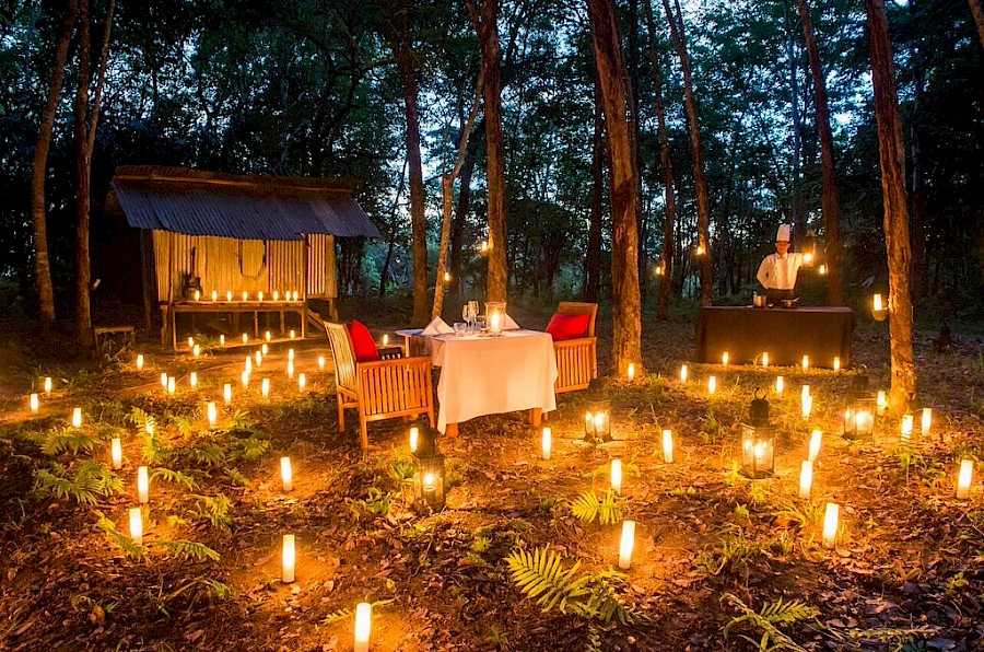 LUXE REIZEN  - TRAVEL IN LUXURY - LUXURY IS TRAVELLING  THAILAND_LUXE REIZEN THAILAND** PARESA PHUKET, Rubber Farmers Hut Dinner