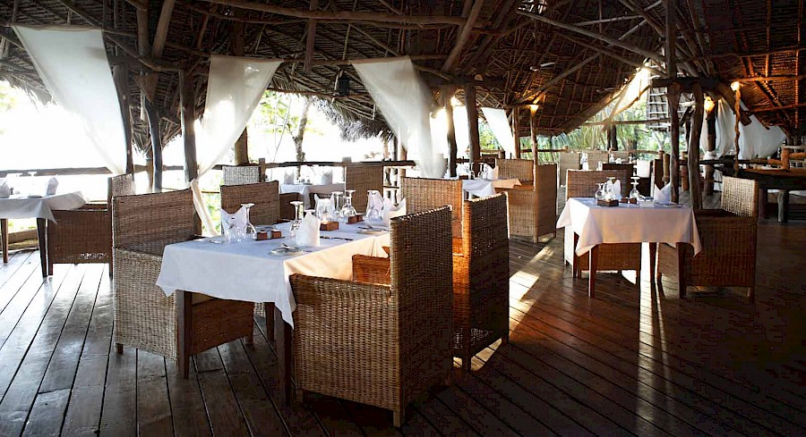 LUXE REIZEN  - TRAVEL IN LUXURY - LUXURY IS TRAVELLING  PEMBA_LUXE REIZEN TANZANIA - BAREFOOT LUXURY**FUNDU LAGOON PEMBA