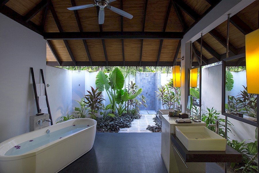 LUXUSREISEN - TRAVEL IN LUXURY  MALEDIVEN_LUXUS REISEN MALEDIVEN**VELASSARU - MALEDIVEN
