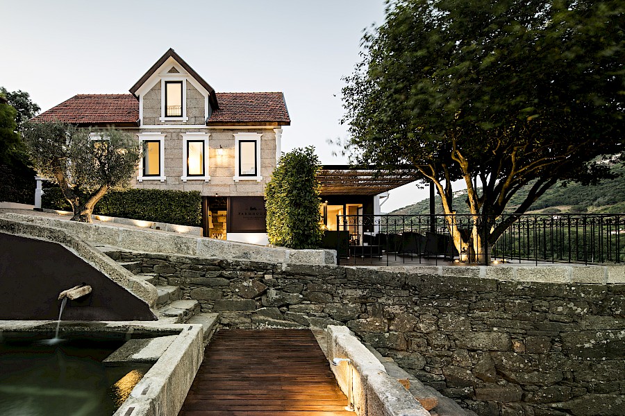 LUXE REIZEN  - TRAVEL IN LUXURY - LUXURY IS TRAVELLING  PORTUGAL_LUXE REIZEN PORTUGAL, DOURO VALLEI**QUINTA DE S.BERNARDO WINERY & FARMHOUSE