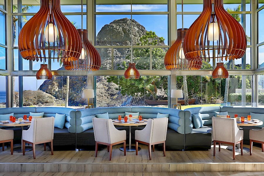 LUXE REIZEN  - TRAVEL IN LUXURY - LUXURY IS TRAVELLING  OMAN_LUXE REIZEN OMAN**AL BUSTAN PALACE MUSCAT