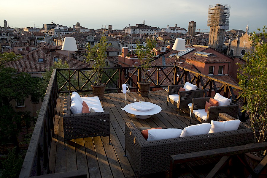LUXE REIZEN  - TRAVEL IN LUXURY - LUXURY IS TRAVELLING  ITALIE_AMAN CANAL GRANDE VENICE - VENETIE, **Roof Terrace