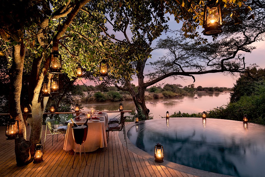 LUXE REIZEN - TRAVEL IN LUXURY - LUXURY IS TRAVELLING TANZANIA_LUXE SAFARI TANZANIA**GRUMETI SERENGETI RIVER LODGE - TANZANIA