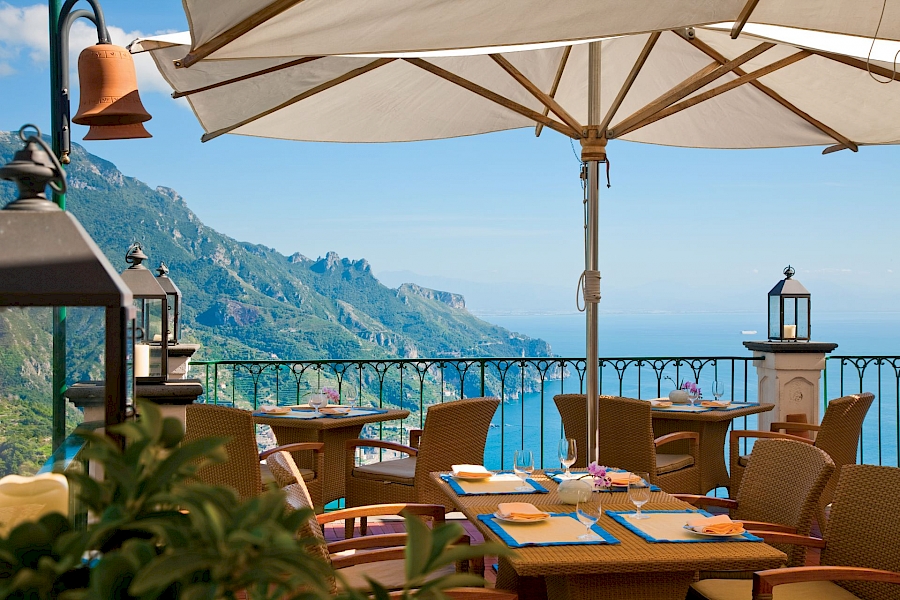 LUXE REIZEN - TRAVEL IN LUXURY - LUXURY IS TRAVELLING ITALIE_LUXE RONDREIS ITALIE**NAPELS - AMALFIKUST - CAPRI