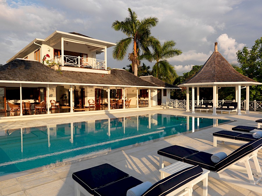 LUXUSREISEN - TRAVEL IN LUXURY  JAMAIKA_LUXUS REISEN JAMAIKA**ROUND HILL HOTEL & VILLAS