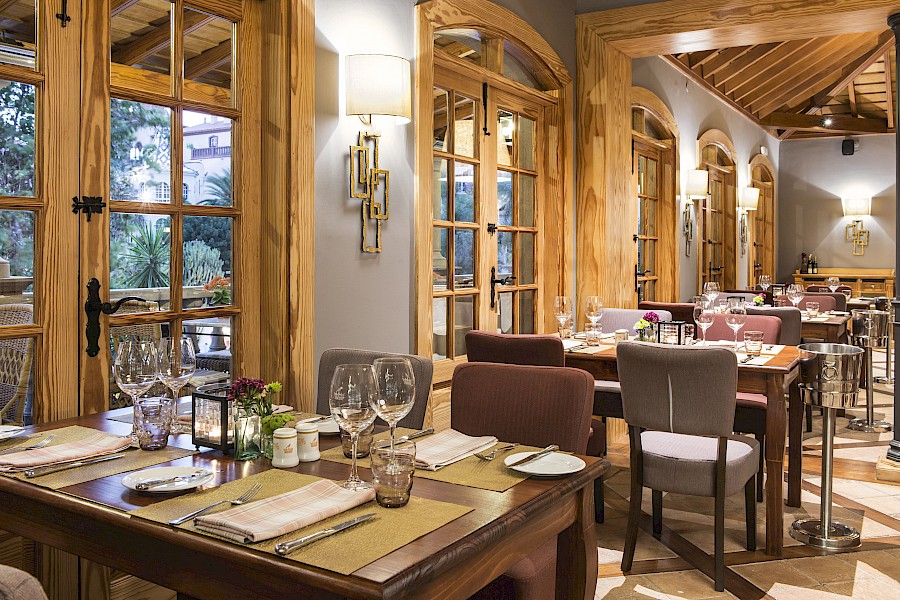 LUXE REIZEN - TRAVEL IN LUXURY - LUXURY IS TRAVELLING SPANJE_BAHIA DEL DUQUE**LUXE REIZEN TENERIFE - SPANJE